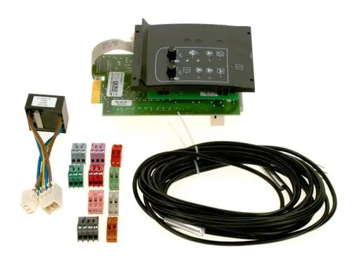 BOSCH Steuerungseinheit mit Leiterplatte, Tastenfeld, Anschlussklemmen und Kabeln, geeignet für verschiedene Anwendungen im technischen Bereich.